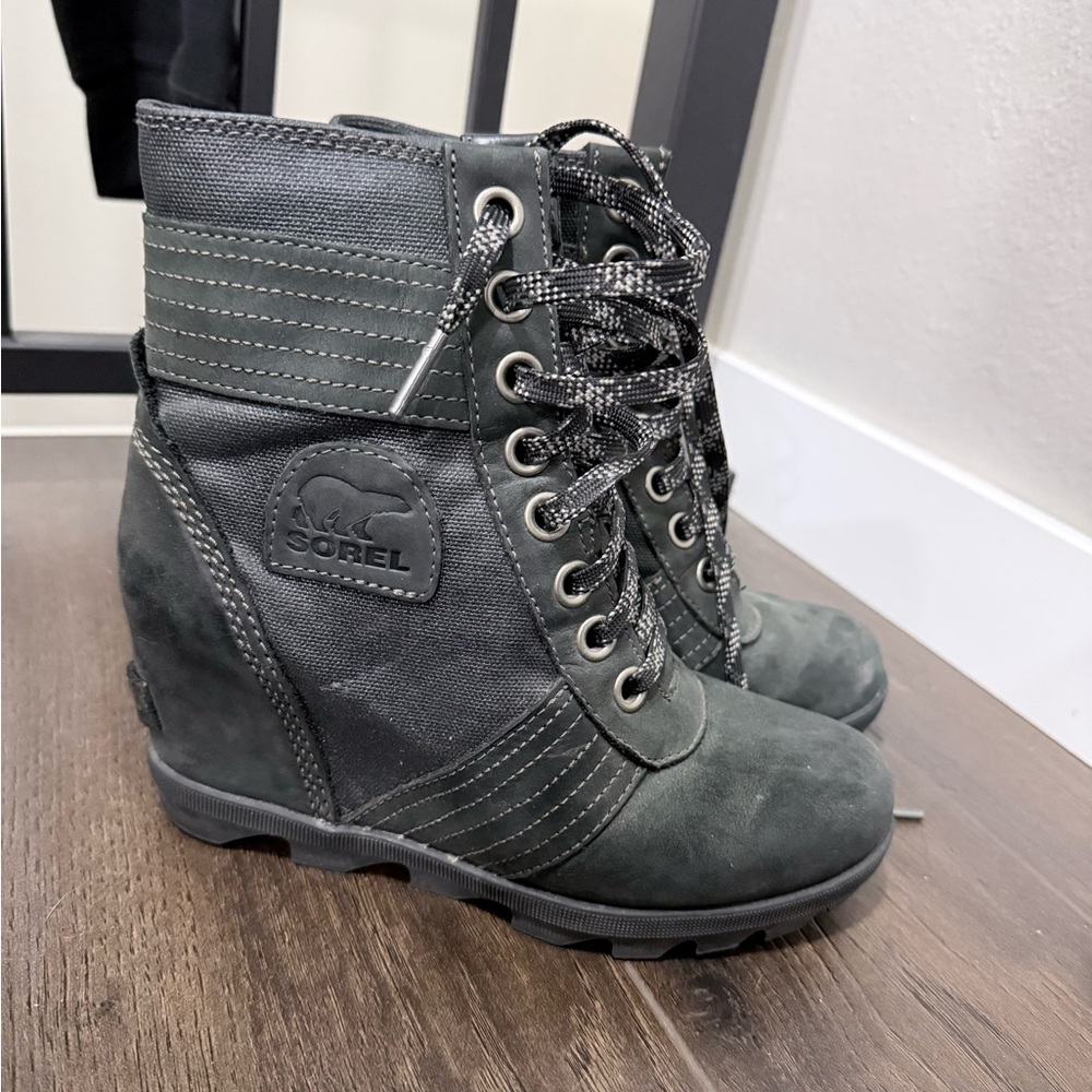 Sorel Charcoal Lace-Up Wedge Boots